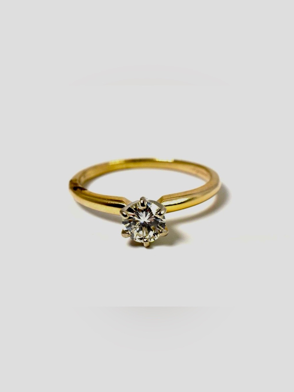 Classic Gold Solitaire Ring with Natural Diamond size 7